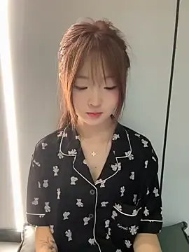 LiaWells – webcam model profile photo Image 12