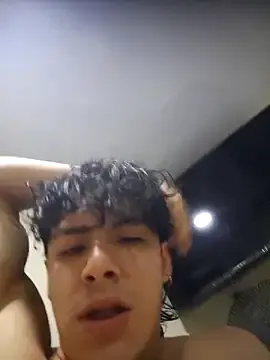 Benson18y – webcam model profile photo Image 3