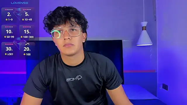 oxo_yuna_oxo – webcam model profile photo Image 5