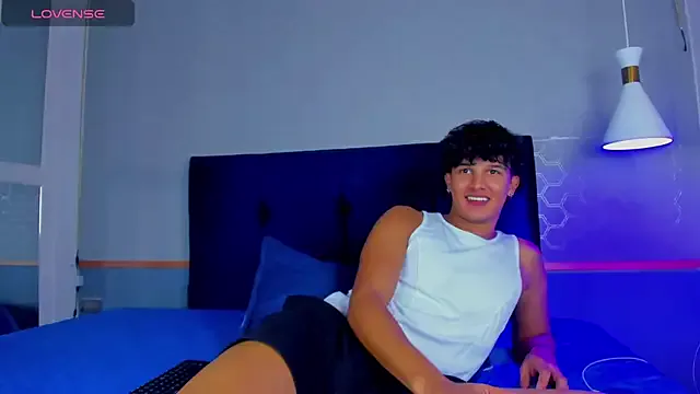 oxo_yuna_oxo – webcam model profile photo Image 6