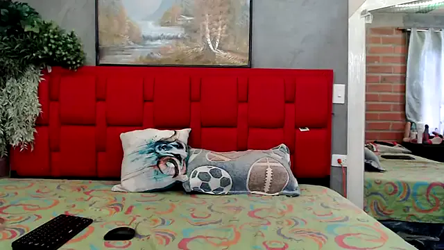 Awesomelusty – webcam model profile photo Image 2