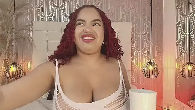 oxo_yuna_oxo – webcam model profile photo Image 4