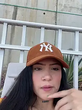 MiaRosey – webcam model profile photo Image 4