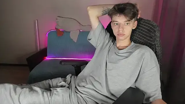 oxo_yuna_oxo – webcam model profile photo Image 18