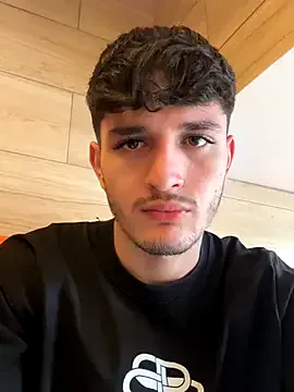 roouse – webcam model profile photo Image 10