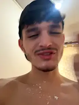 roouse – webcam model profile photo Image 6