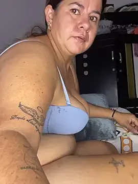 Lusty_Rose01 – webcam model profile photo Image 4