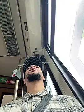 roouse – webcam model profile photo Image 17