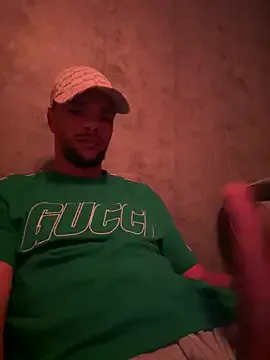 roouse – webcam model profile photo Image 5