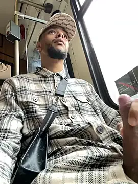 roouse – webcam model profile photo Image 9