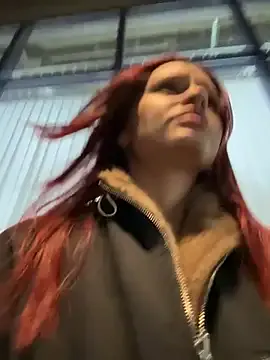 roouse – webcam model profile photo Image 3