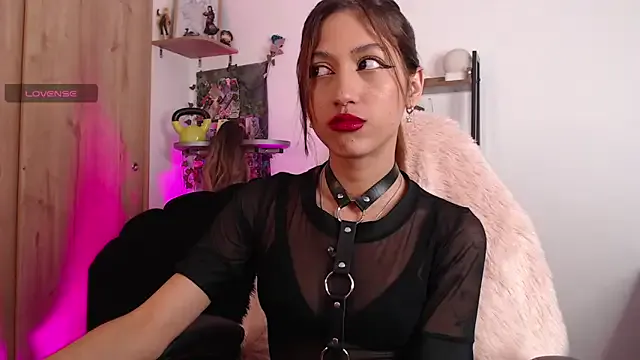 oxo_yuna_oxo – webcam model profile photo Image 12