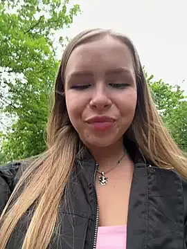Liza_risky Image 14