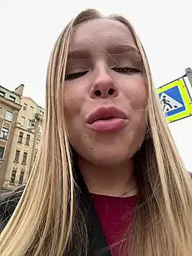 Liza_risky Image 3