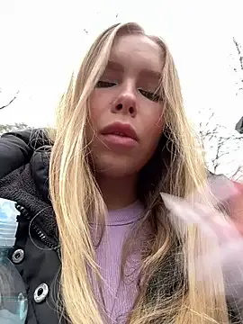 Liza_risky Image 4