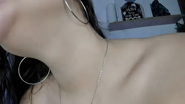 maataaan – webcam model profile photo Image 15