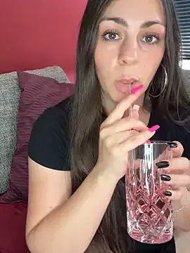 maataaan – webcam model profile photo Image 9