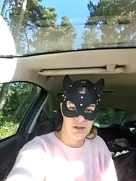 Yui-Ch – webcam model profile photo Image 6