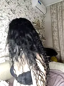 Lola_Hale Image 2