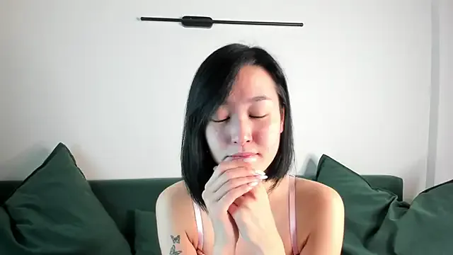 oxo_yuna_oxo – webcam model profile photo Image 14