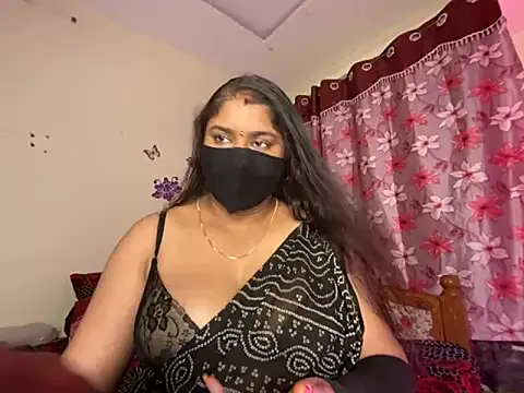 oxo_yuna_oxo – webcam model profile photo Image 11