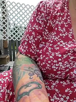 Awesomelusty – webcam model profile photo Image 2