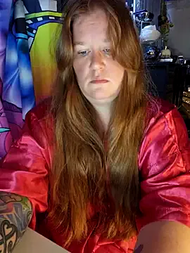 Awesomelusty – webcam model profile photo Image 4