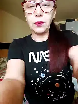 oxo_yuna_oxo – webcam model profile photo Image 11