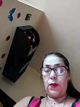 oxo_yuna_oxo – webcam model profile photo Image 9