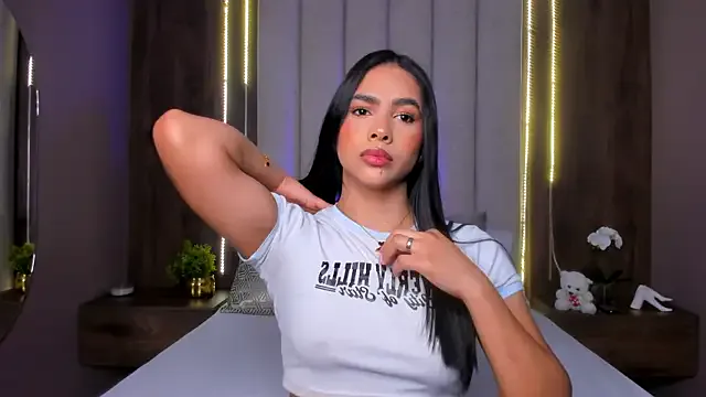 oxo_yuna_oxo – webcam model profile photo Image 18