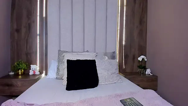 oxo_yuna_oxo – webcam model profile photo Image 7