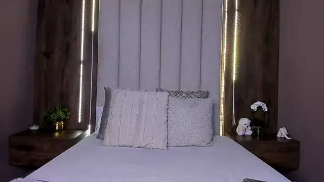 oxo_yuna_oxo – webcam model profile photo Image 9