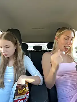 Cute-Simmi69 – webcam model profile photo Image 10