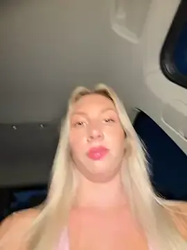 Cute-Simmi69 – webcam model profile photo Image 11