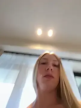 Cute-Simmi69 – webcam model profile photo Image 16