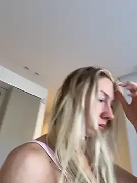 Cute-Simmi69 – webcam model profile photo Image 17