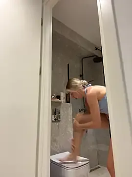 Cute-Simmi69 – webcam model profile photo Image 4