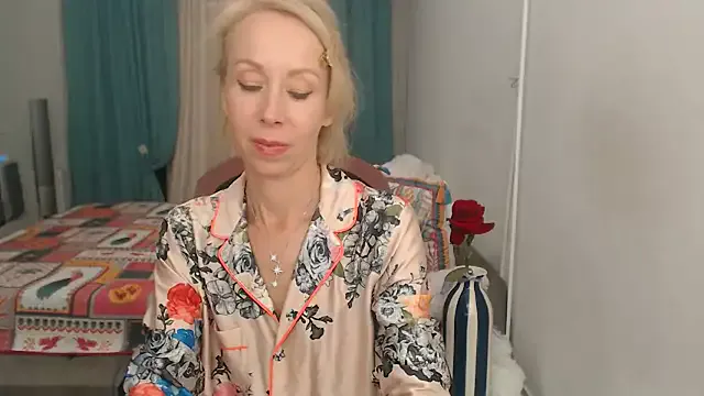 Inaa-Love – webcam model profile photo Image 6