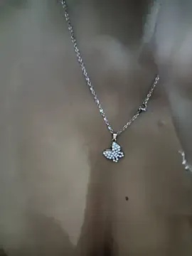 Queen_sofiyaa – webcam model profile photo Image 2