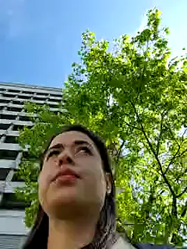 roouse – webcam model profile photo Image 2