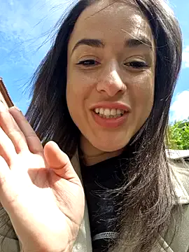 roouse – webcam model profile photo Image 3