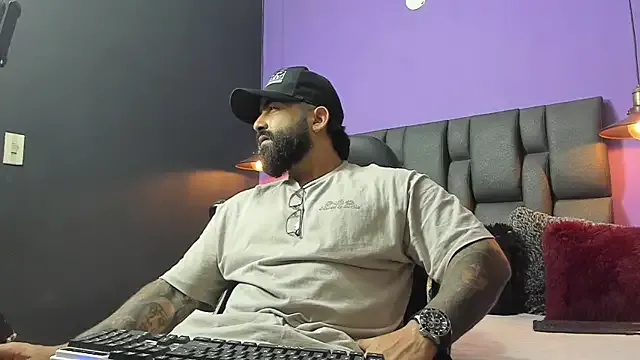 Midwestalpha – webcam model profile photo Image 16