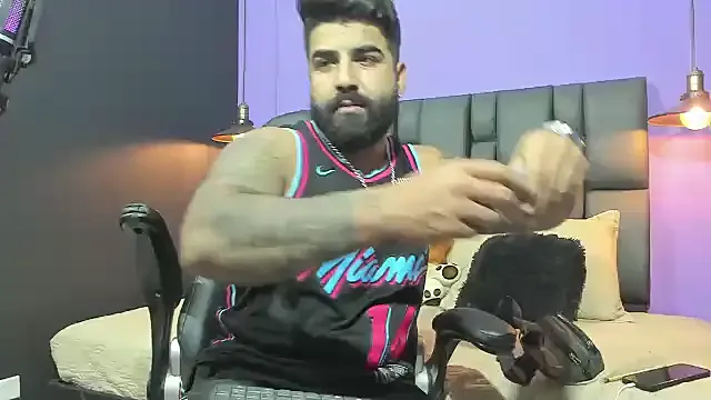 Midwestalpha – webcam model profile photo Image 2