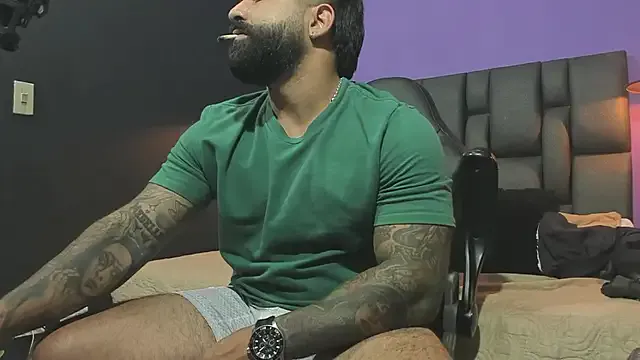 Midwestalpha – webcam model profile photo Image 3