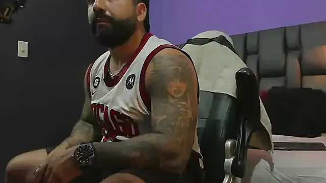 Midwestalpha – webcam model profile photo Image 5