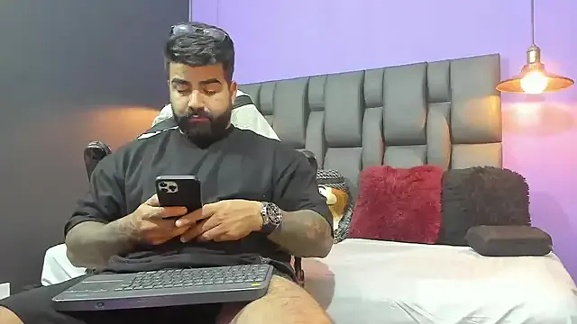 Midwestalpha – webcam model profile photo Image 6