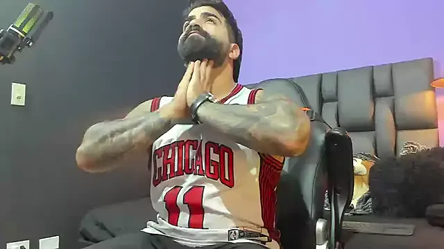 Midwestalpha – webcam model profile photo Image 9