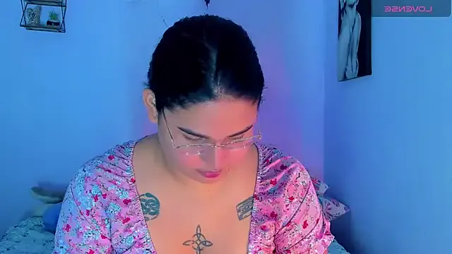 oxo_yuna_oxo – webcam model profile photo Image 14