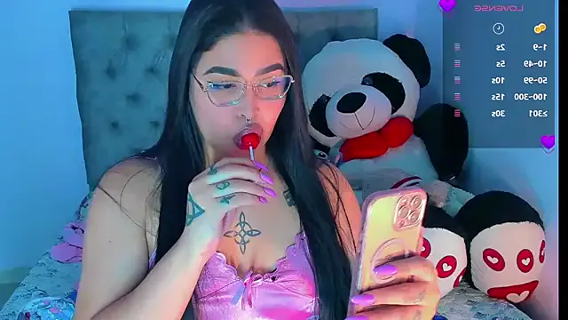 oxo_yuna_oxo – webcam model profile photo Image 18