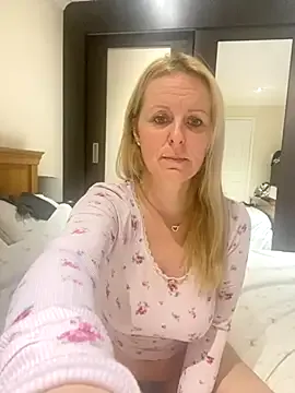 NANA_7 – webcam model profile photo Image 5